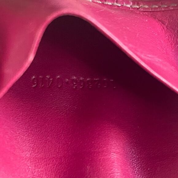 Gucci keychain wallet holder in pink - Picture 8 of 13